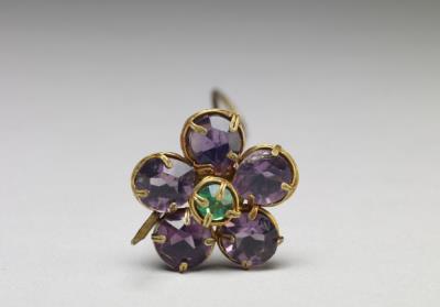 图片[2]-Gilt bronze hairpin decorated with faceted glass inlay.-China Archive